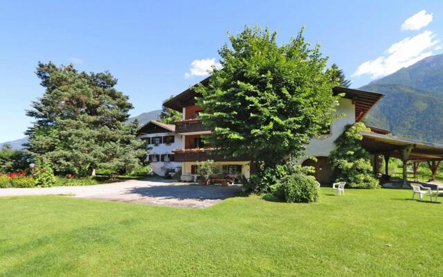 Residence Gritschhof, Laces