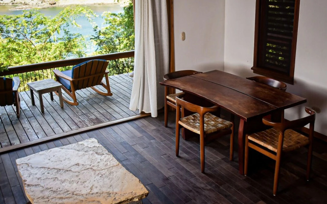 Aqua Oceanfront Resort & Residences