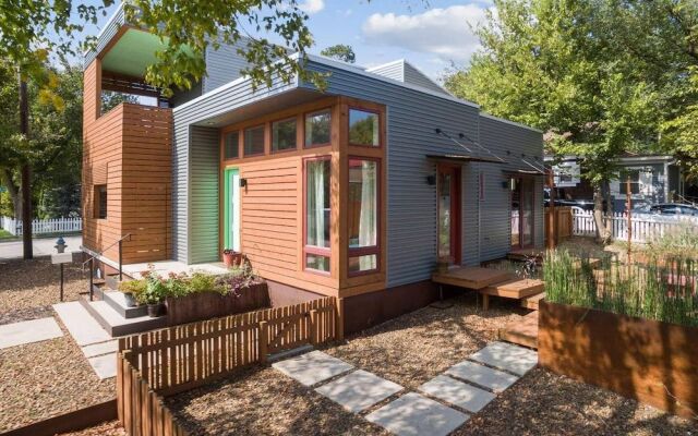 The Local - 2 Blocks to DT Fay - Walk Everywhere!