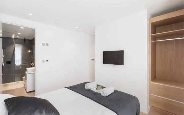 3br-sleeps8-central London-parking