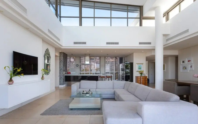 Penthouse 702 Kylemore B