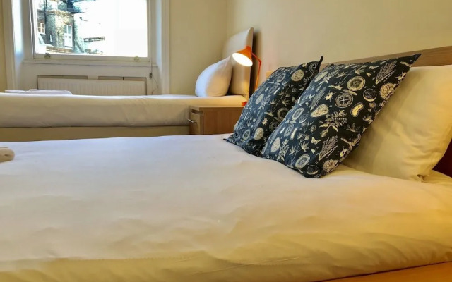 Buckingham Palace View Apartment