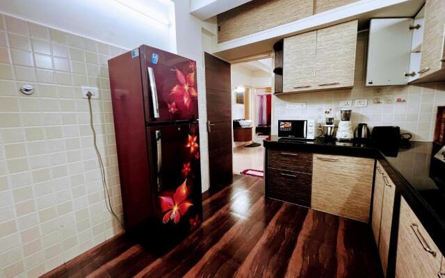 Delightful 2BHK with private veranda in the city.