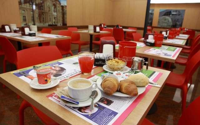 Le Petit Hotel