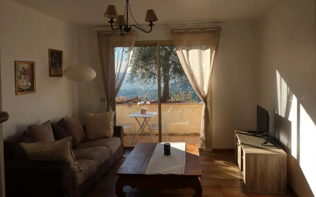 Appartement spacieux et chaleureux à Grasse