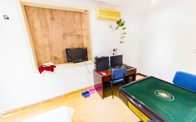 Nanchang Hongshun Hotel (Shuanggang Subway Station Branch)