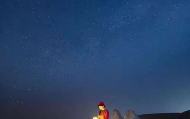 Zhongwei Daxing Night Desert Camp