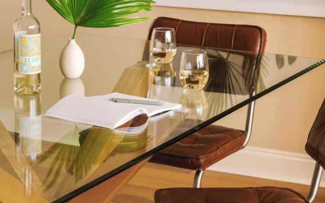 Roami at Duncan Plaza