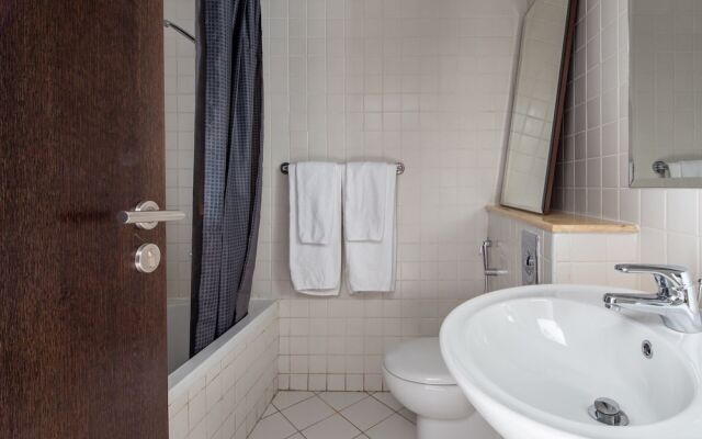 Stylish + Bright 1BR With Dubai Marina Views!