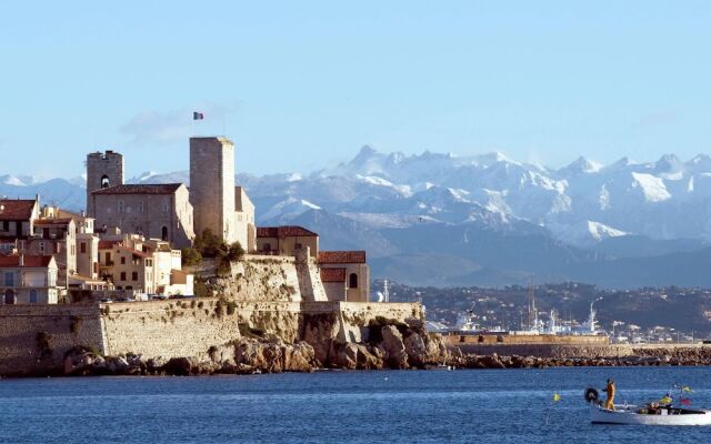 Inviting Apartment in South of France Near the Sea