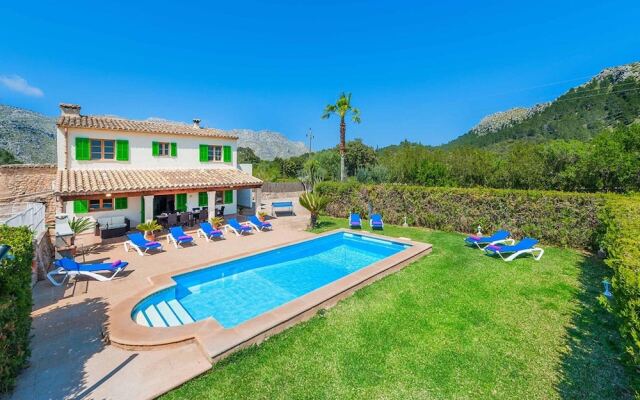 Villa - 5 Bedrooms with Pool and WiFi - 108761