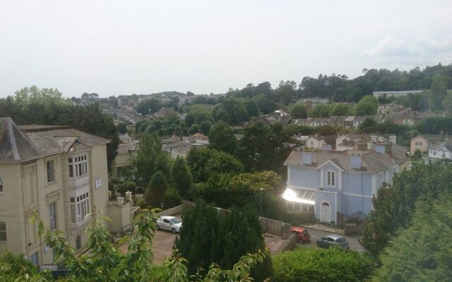 Heathcliff House, Exclusively for Adults, Free Large Car Park