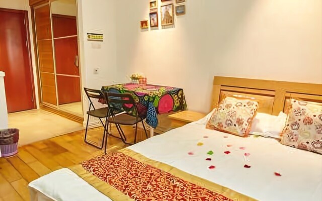 Zhanhong Apartment Hotel (Shanghai Disneyland Wanda Plaza)