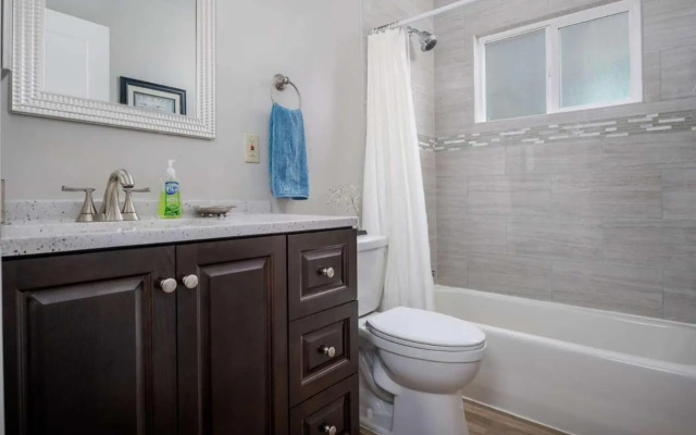 Walnut Bungalow East