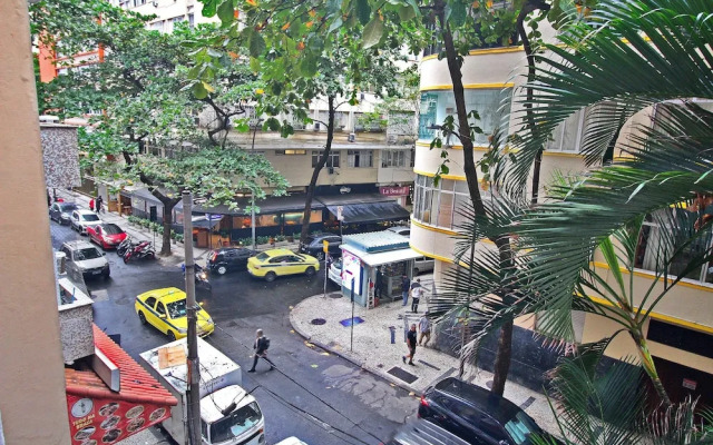 Conforto e Estilo em Copacabana D056