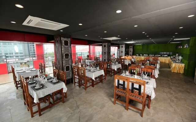 H Plus Hotel Yangon