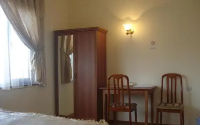 Khachik's B&B