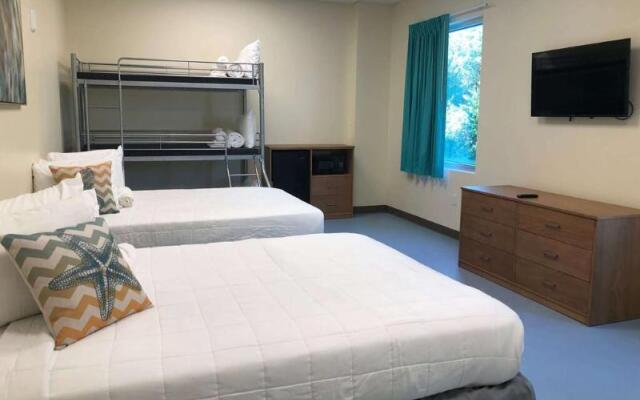 Travelodge by Wyndham Panama City Beach / Beachfront