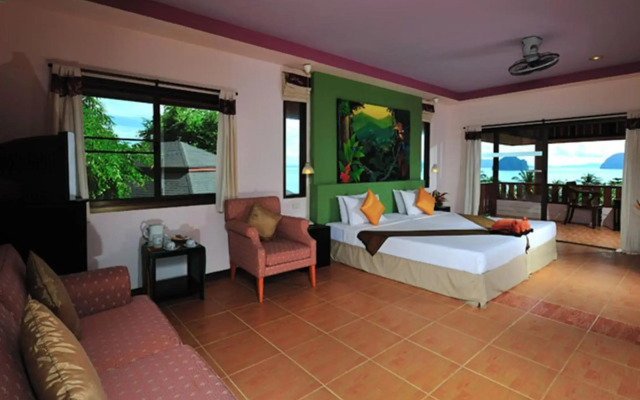 Koh Ngai Cliff Beach Resort