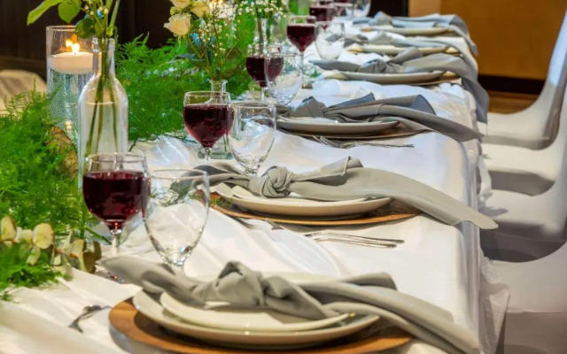 Holiday Inn Hotel & Conference Centre