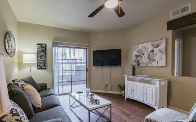 Luxury Scottsdale Suite + Pool + Gym