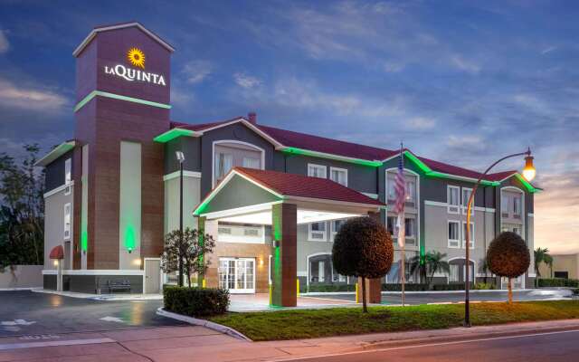 La Quinta Inn & Suites by Wyndham Tampa Bay Area-Tampa South