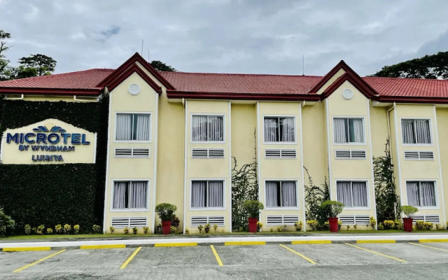 Microtel Inn & Suites Luisita-tarlac