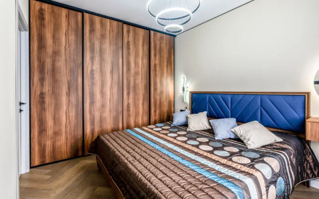 Sunday apartment on Alexandrovskaya St., 4