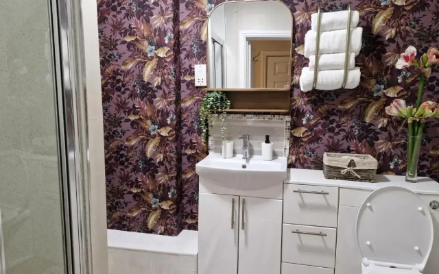 Warwick Lodge Guesthouse