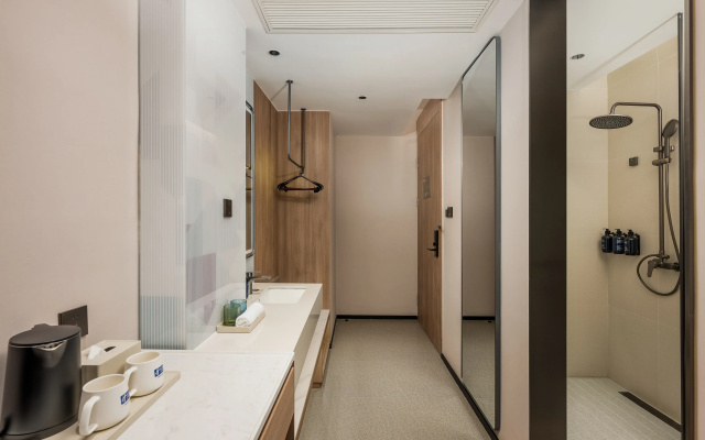 Holiday Inn Express Shanghai Changyang Road by IHG