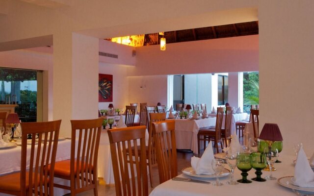 The Reef Playacar Beach Resort & Spa