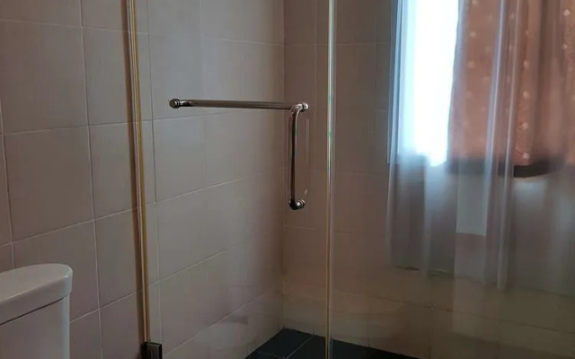 A Large 2 BR - 3 Baths 511 Downtown