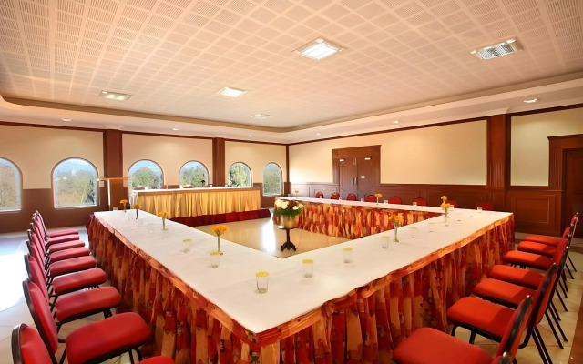 Hotel Lakeview Ooty