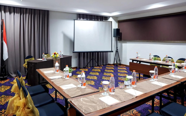 Atrium Premiere Hotel
