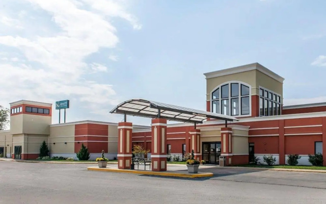 Quality Inn & Suites Mattoon Area