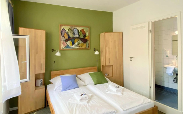 Frauenhotel Hanseatin - Women Only (отель для женщин)