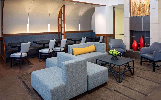 Hyatt Place Ontario / Rancho Cucamonga