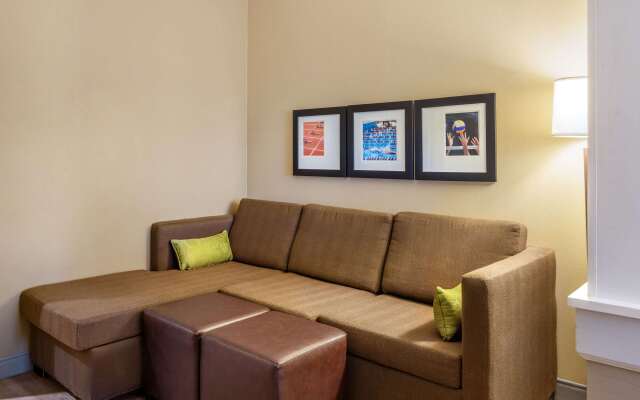 Comfort Inn & Suites at CrossPlex Village