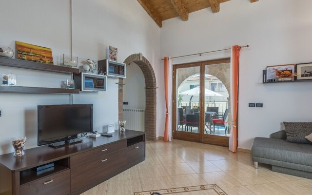 Villa with Private Pool Just 10 Minutes Drive From the Beach And Porec Center