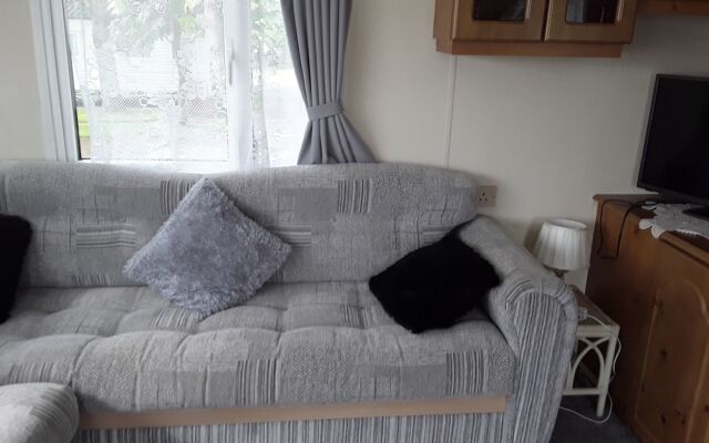 3 bed Caravan Suzie 1,10 Mins From Beach Suzie 1