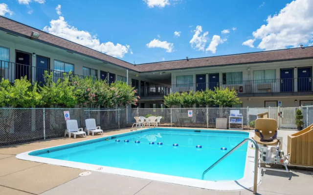 Motel 6 Sandston, VA - Richmond, Va