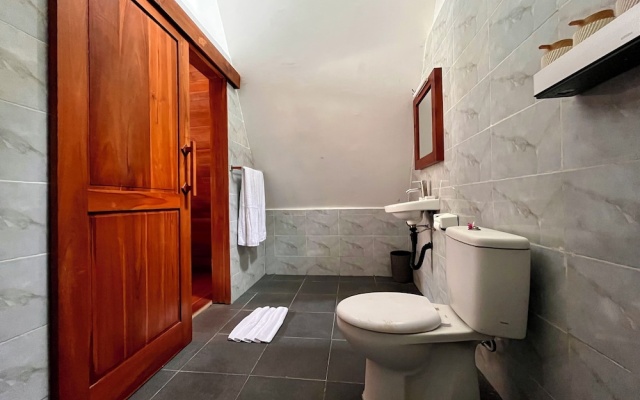 Dalung Tropical – Bathroom – Dalung