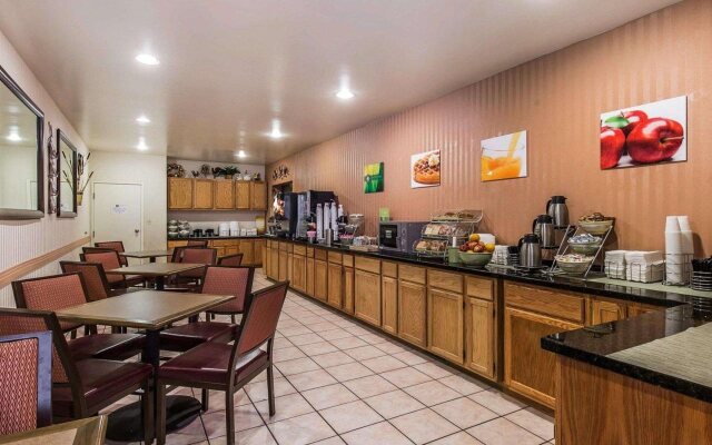 Quality Suites Moab near Arches National Park