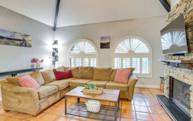 Walk to Park: Scottsdale Condo w/ Community Pool!