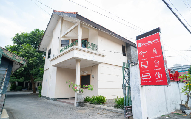 RedDoorz near Rumah Sakit Baptis Kediri