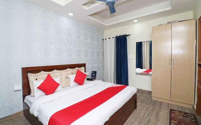 OYO 23660 Nath Residency Guest House
