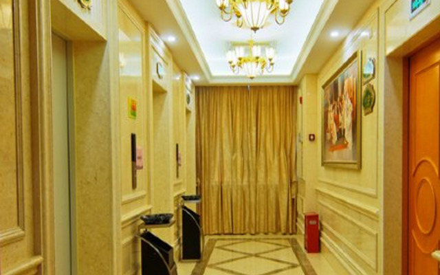 Vienna International Hotel Guigang Hecheng Road Branch