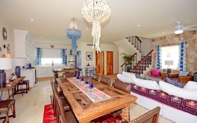 Casa la Mera Mora by Skyrun