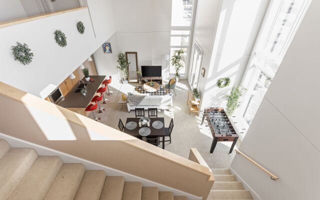 Modern Penthouse on Mass By CozySuites