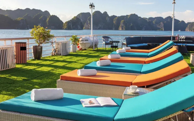 Verdure Lotus Classic Cruise on Lan Ha Bay
